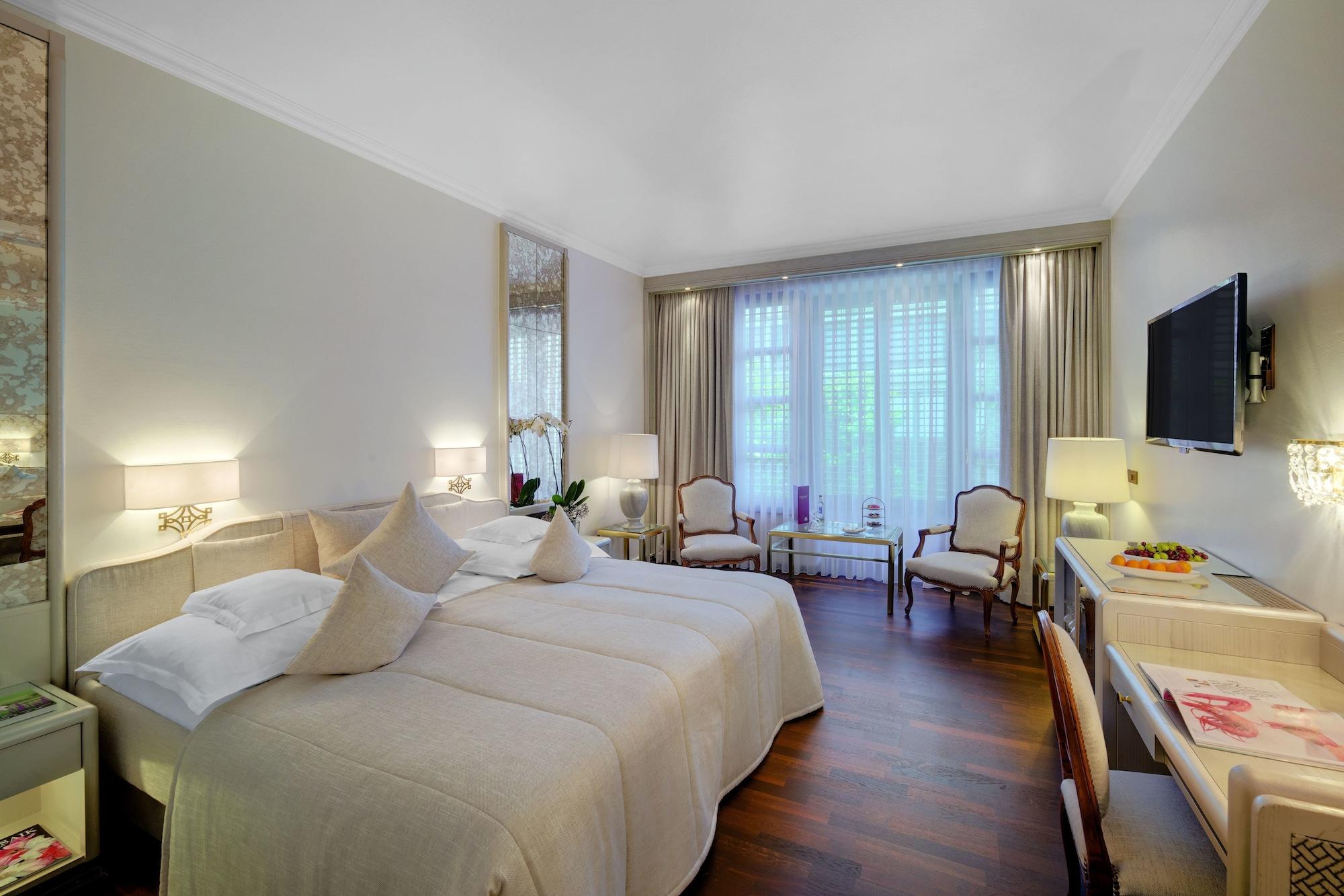 Hotel Europaeischer Hof Heidelberg, Bestes Hotel Deutschlands In Historischer Architektur Kültér fotó A room at the Hotel de France