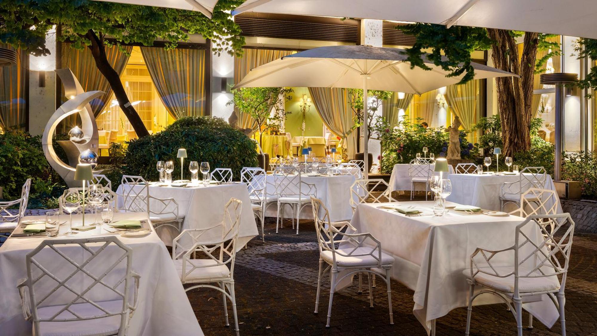 Hotel Europaeischer Hof Heidelberg, Bestes Hotel Deutschlands In Historischer Architektur Kültér fotó The restaurant