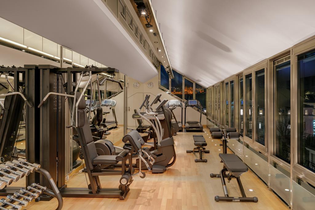 Hotel Europaeischer Hof Heidelberg, Bestes Hotel Deutschlands In Historischer Architektur Kültér fotó The gym at the hotel